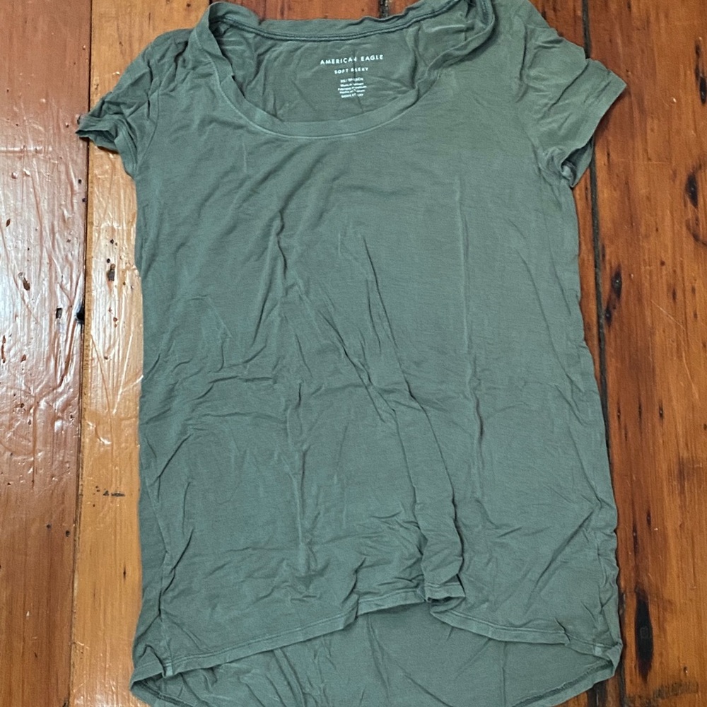 American Eagle tshirt